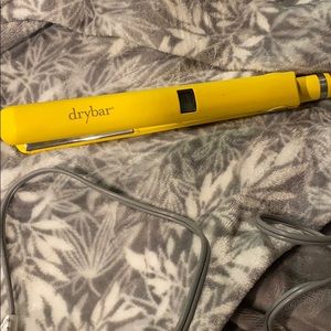 Dry bar straightener